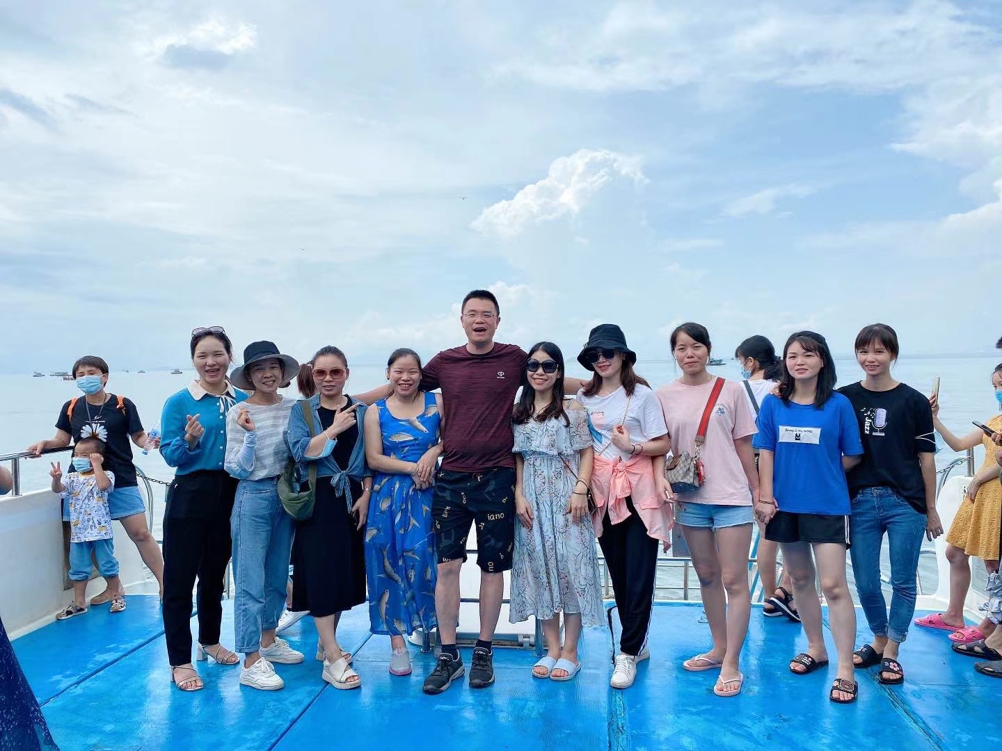 �h�y��8����